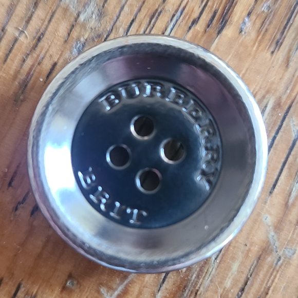 Authentic Burberry Brit Buttons 12 - Picture 2 of 4